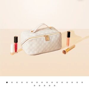 Maison minimalist Bella Checkered Cosmetic Bag